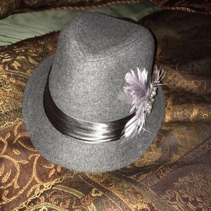Feather cap